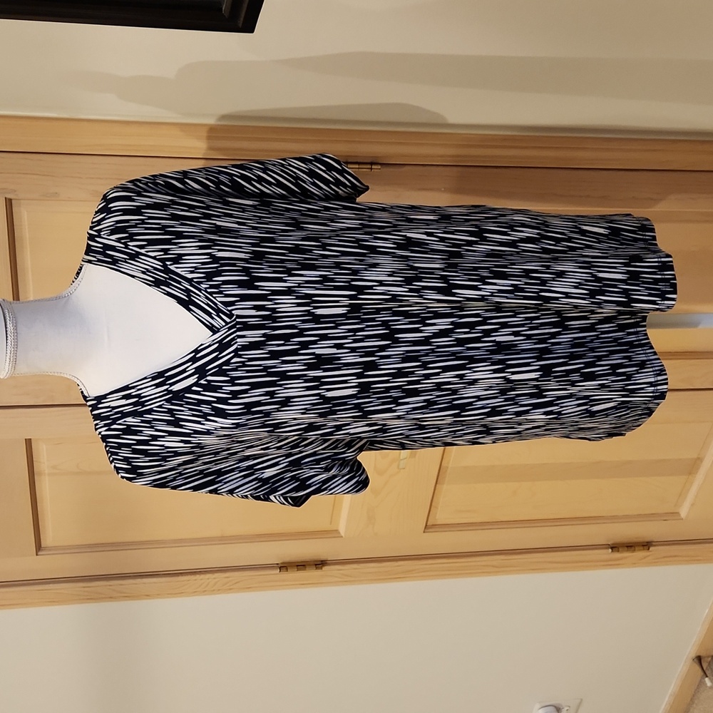 Black and White Patterned Women's Top